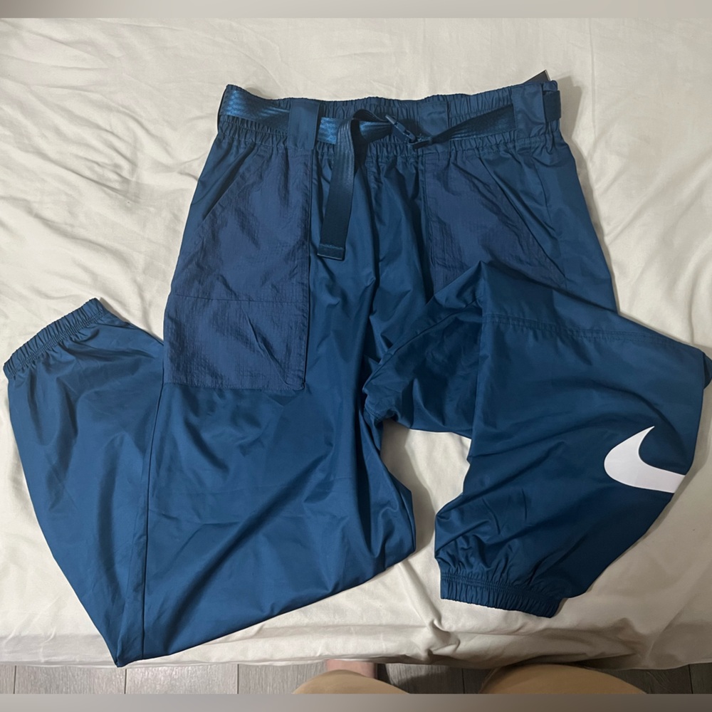 Brand New Nike Women’s Navy Joggers with White Swoosh
